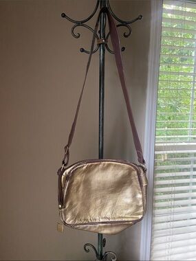 Sissi Rossi Crossbody golden metallic with charm